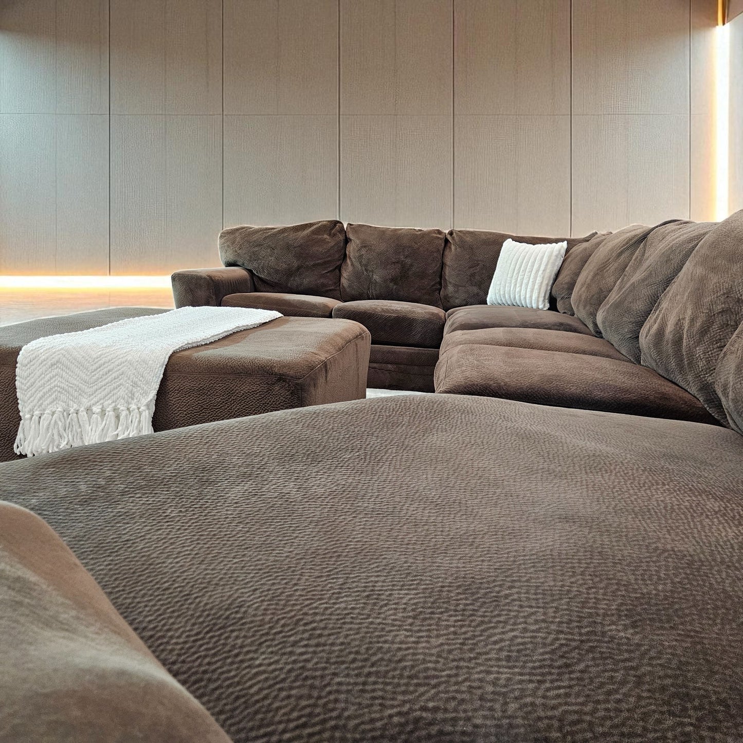 HUGE 8 Seater Sectional + Ottoman