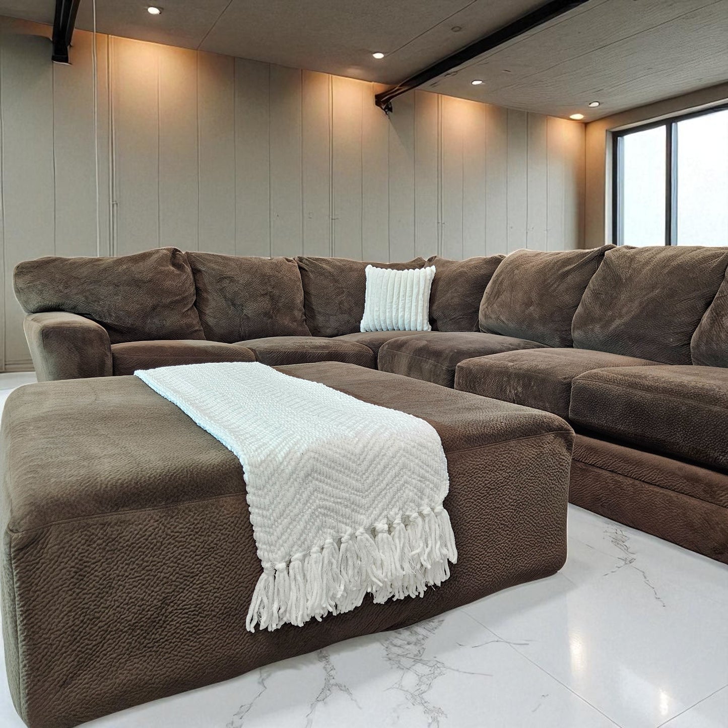 HUGE 8 Seater Sectional + Ottoman